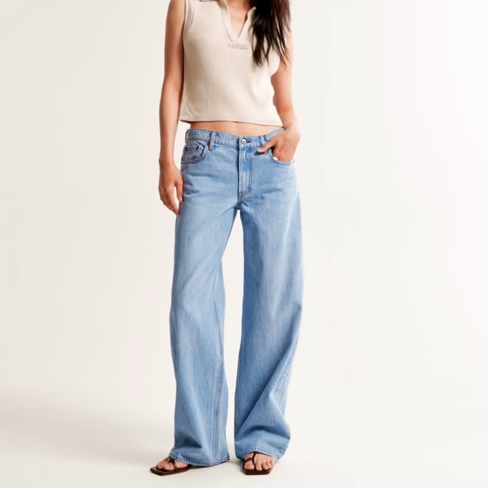 NWT Abercrombie Low Rise Jean